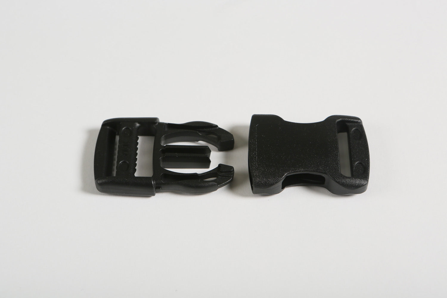 Pistosolki musta 25 mm YKK